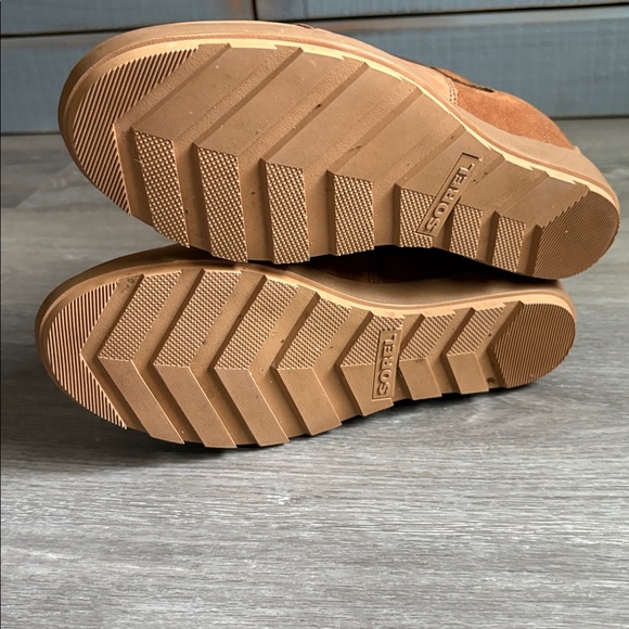 Sorel Women's Tan Ankle Boots - Picture 6 of 7